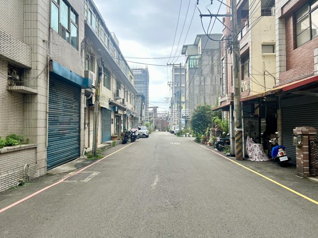 埔頂大辦公寬敞好規劃房屋室內格局與周邊環境