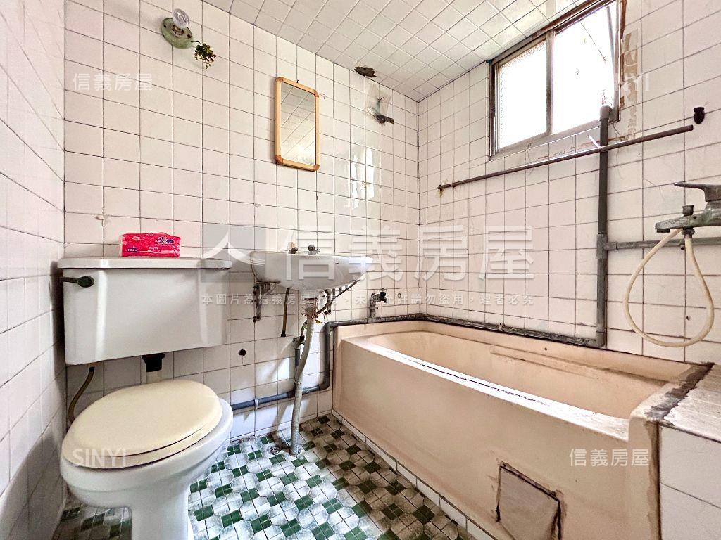 小港二苓商圈黃金店面房屋室內格局與周邊環境