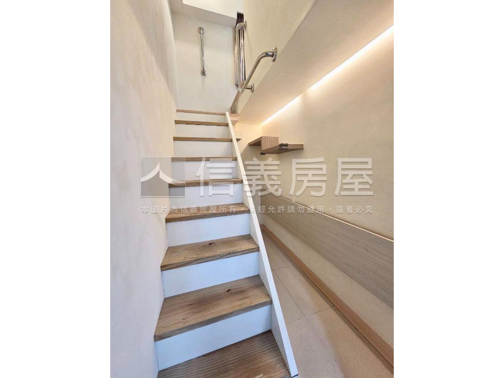 心板硯挑高舒適溫馨房房屋室內格局與周邊環境