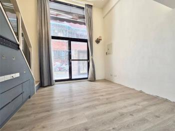 心板硯挑高舒適溫馨房