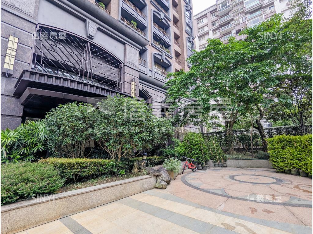 專任台大緣景觀附車位房屋室內格局與周邊環境