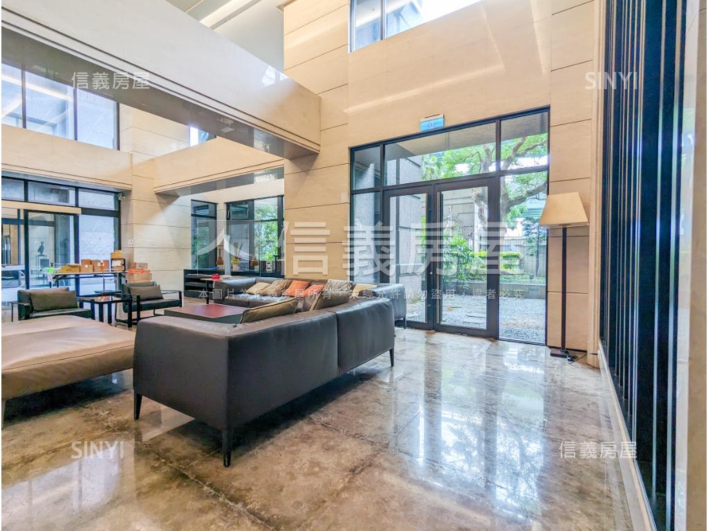 專任台大緣景觀附車位房屋室內格局與周邊環境