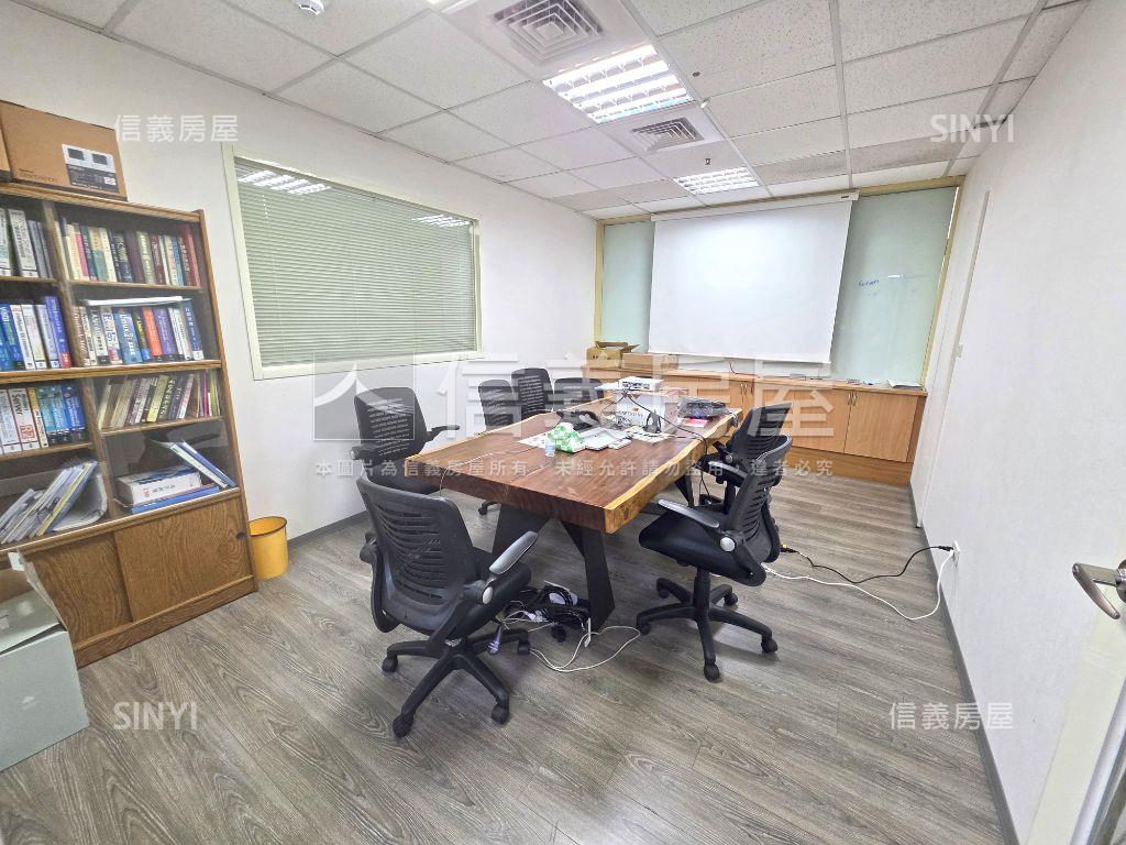Ａ級商辦元隆捷運雙星房屋室內格局與周邊環境