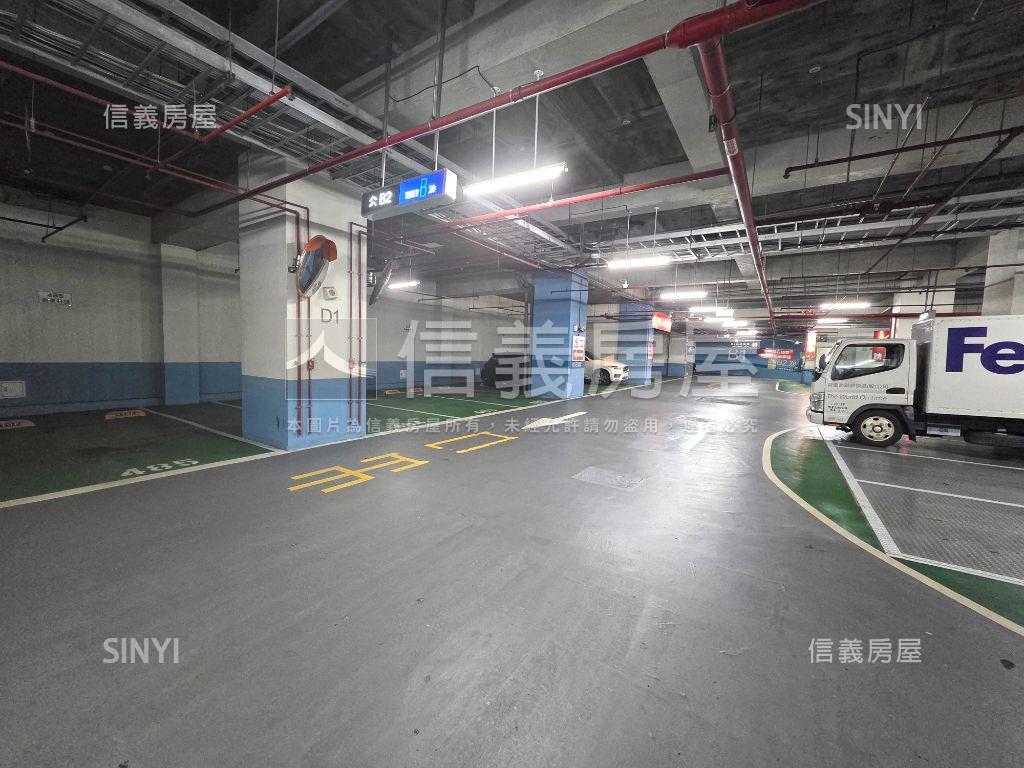 Ａ級商辦元隆捷運雙星房屋室內格局與周邊環境