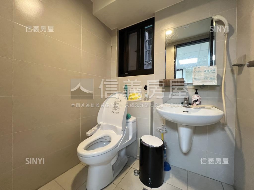 明志路挑高醒目金店面房屋室內格局與周邊環境