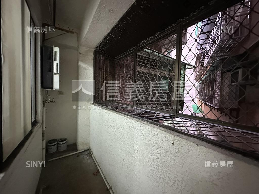 捷運明亮美廈房屋室內格局與周邊環境