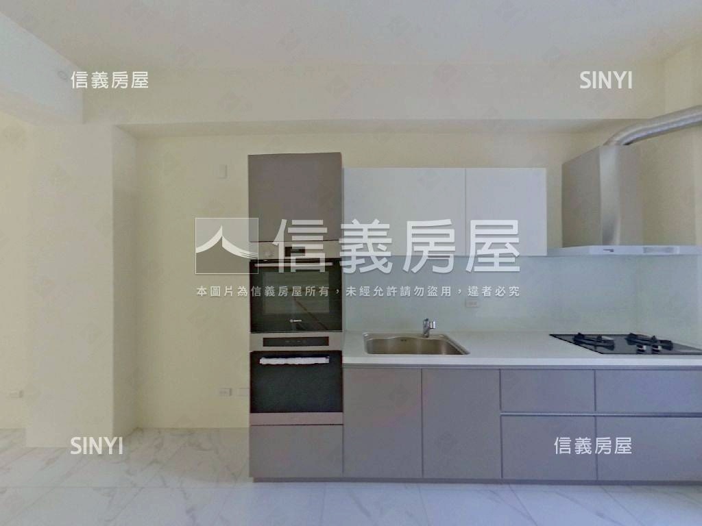 大坪數近台元後院車庫透天房屋室內格局與周邊環境