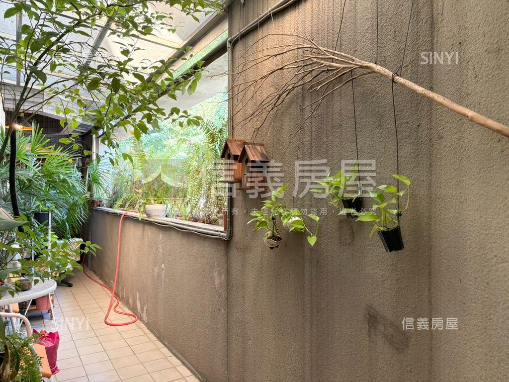 精誠商圈朝南露臺四房平車房屋室內格局與周邊環境