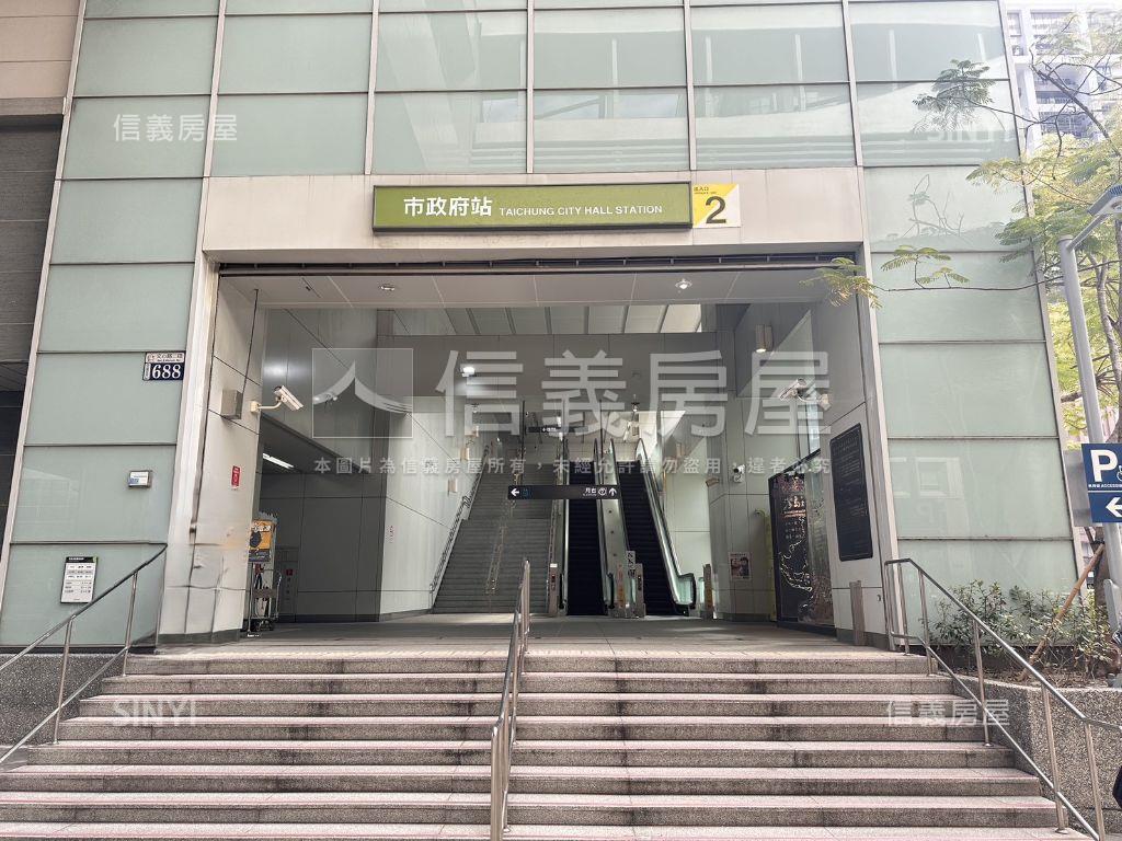 精誠商圈朝南露臺四房平車房屋室內格局與周邊環境