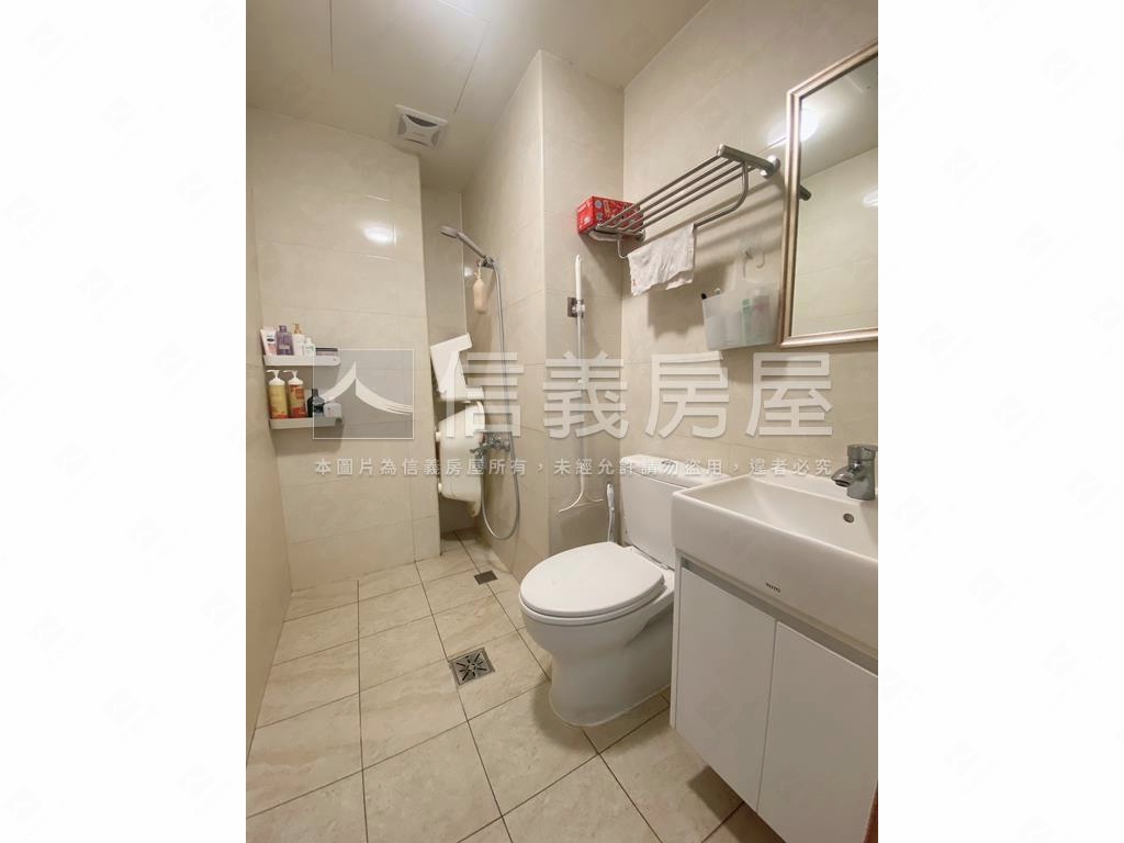 稀有釋出北屯舒適挑高２房房屋室內格局與周邊環境