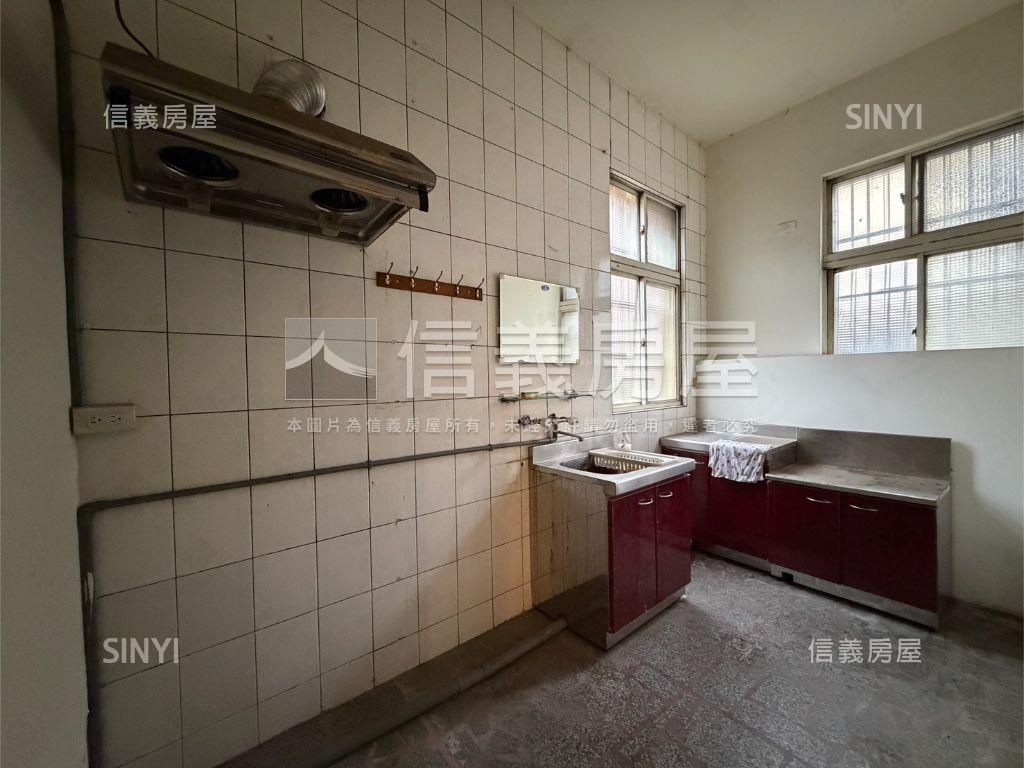 近未來捷運站收租透店房屋室內格局與周邊環境