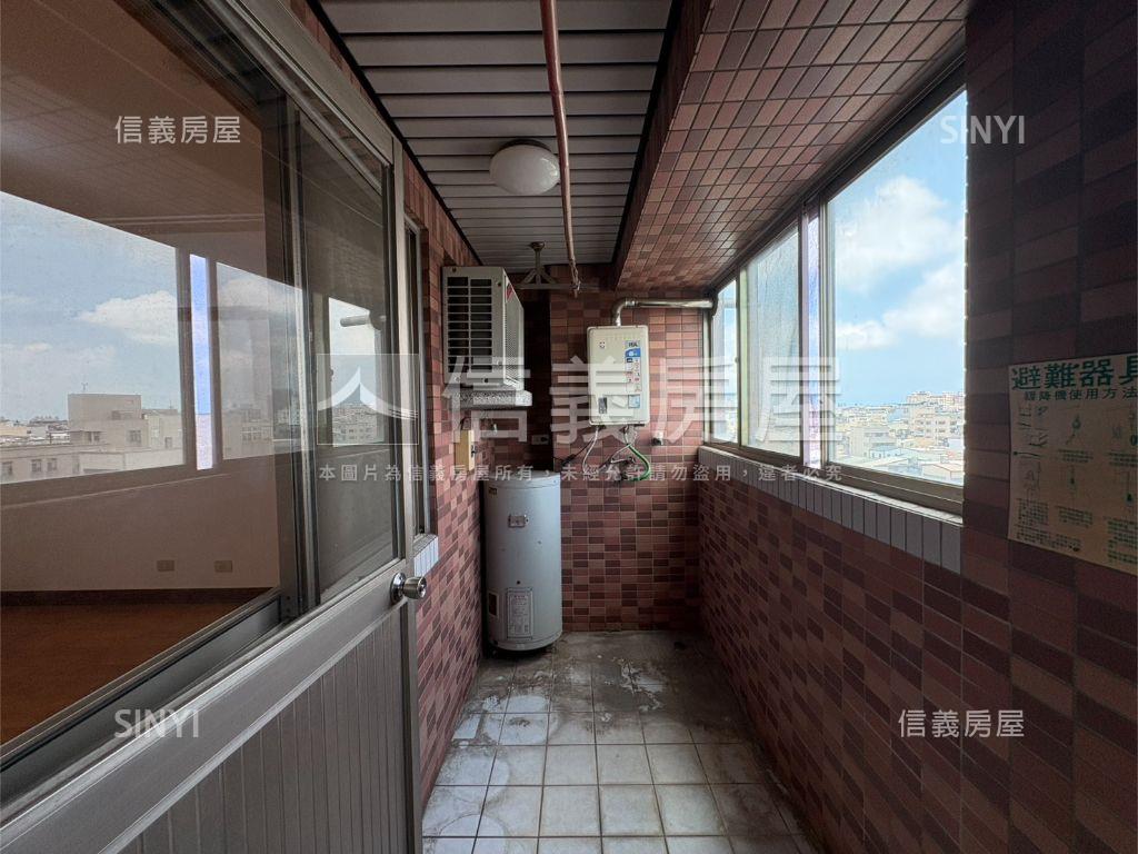 正曉陽路！大三房附車位房屋室內格局與周邊環境