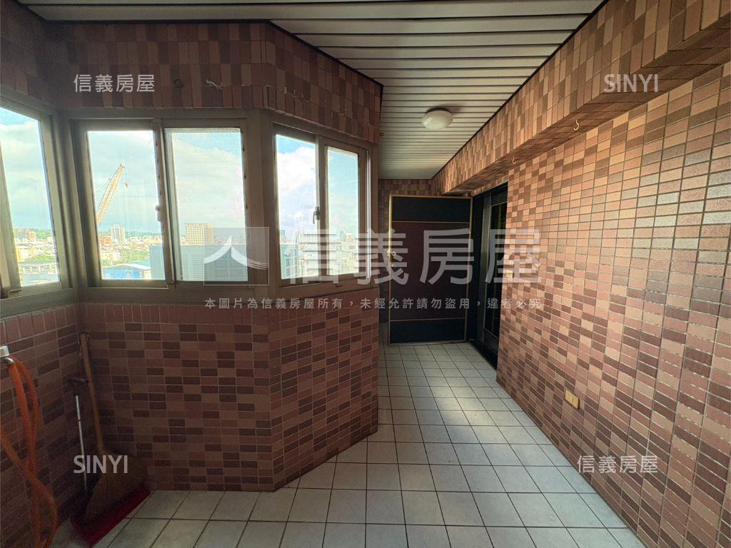 正曉陽路！大三房附車位房屋室內格局與周邊環境