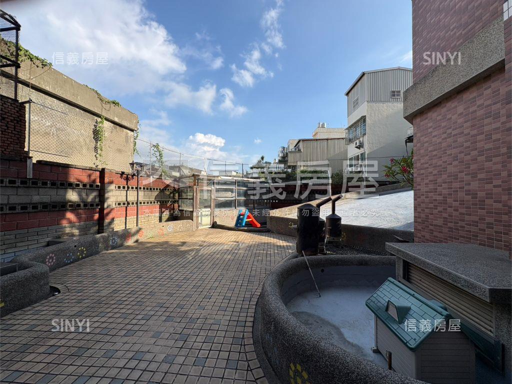 正曉陽路！大三房附車位房屋室內格局與周邊環境
