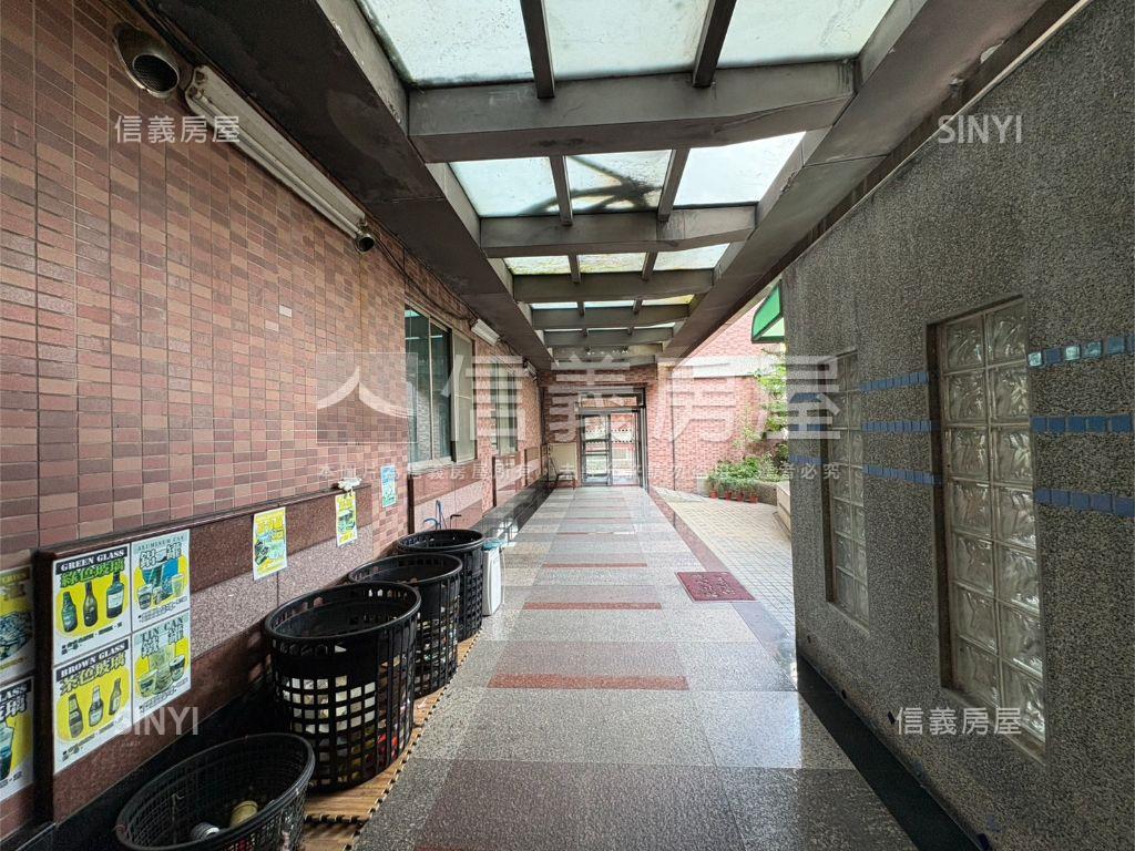正曉陽路！大三房附車位房屋室內格局與周邊環境