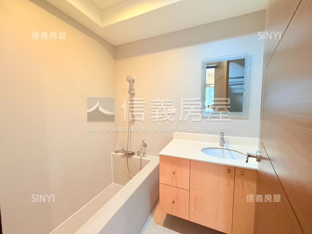 極美高樓二房帶車位房屋室內格局與周邊環境