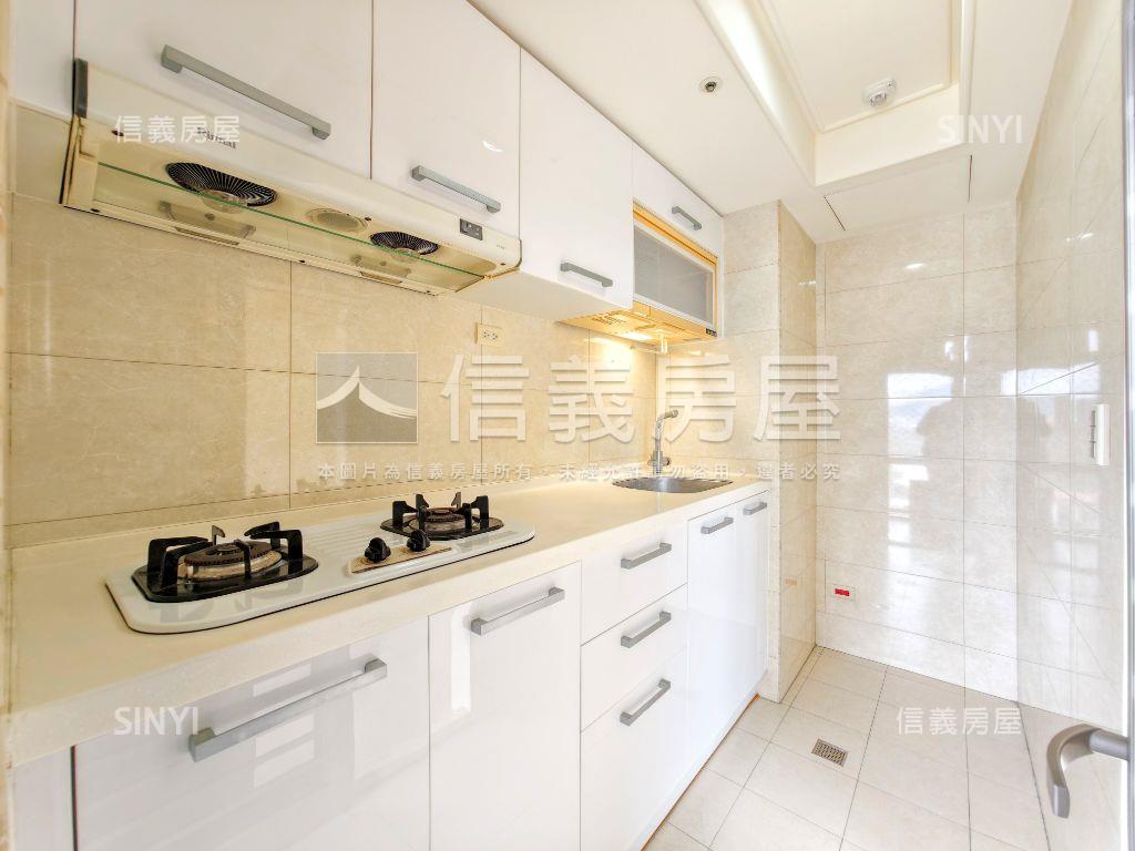 極美高樓二房帶車位房屋室內格局與周邊環境