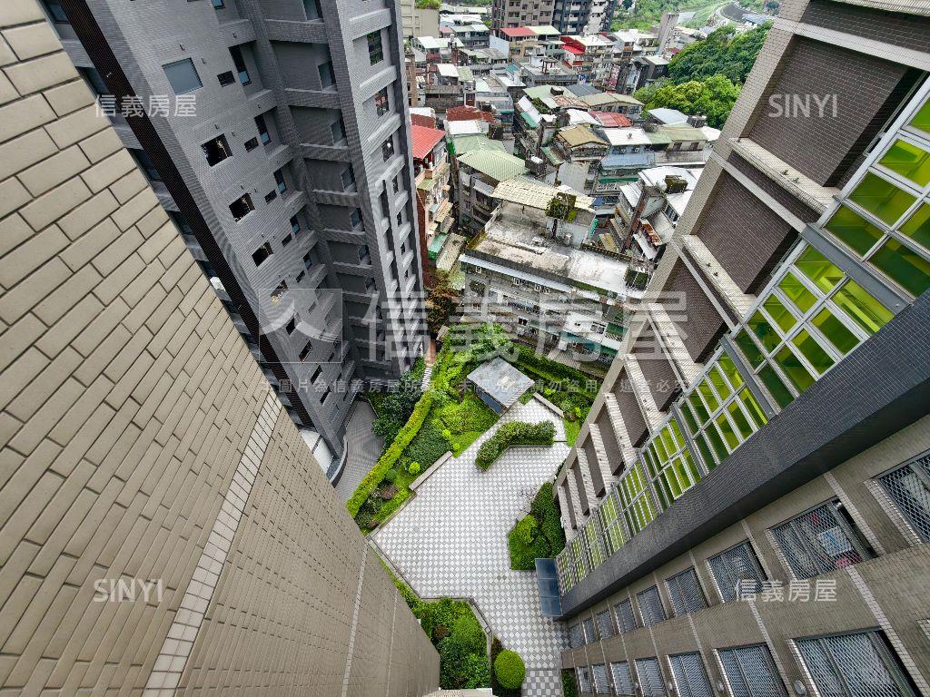 極美高樓二房帶車位房屋室內格局與周邊環境