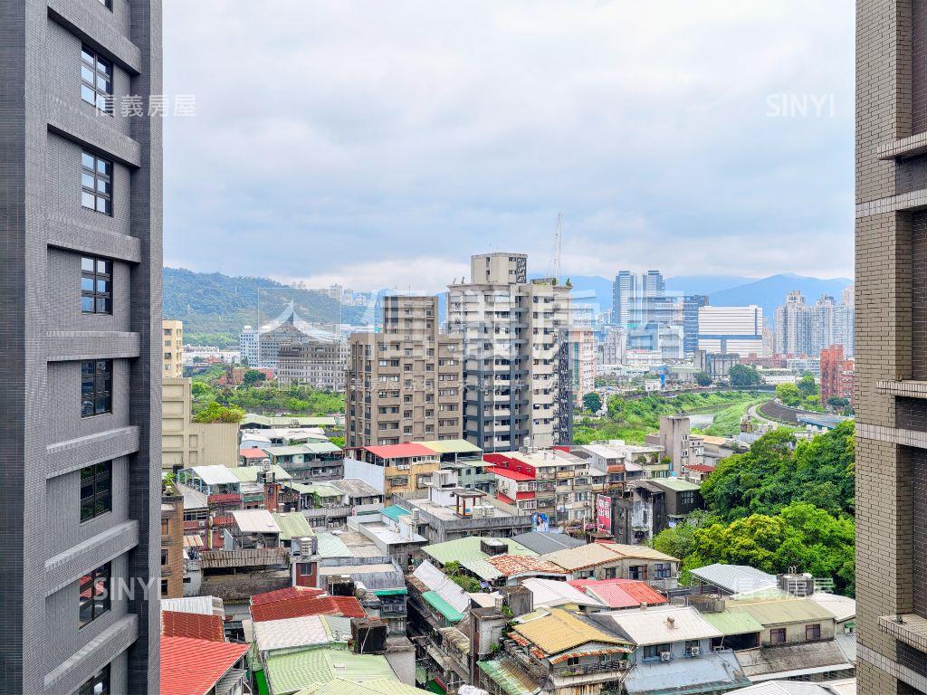 極美高樓二房帶車位房屋室內格局與周邊環境