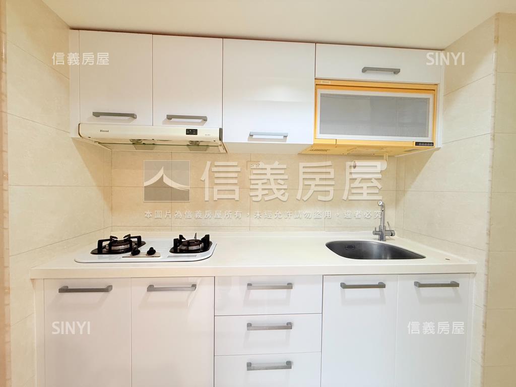 極美高樓二房帶車位房屋室內格局與周邊環境