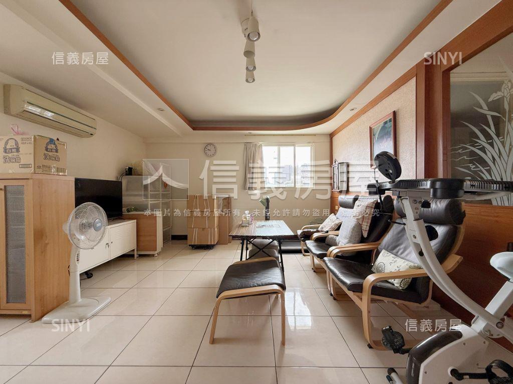 捷運旁面學校大四房附車位房屋室內格局與周邊環境