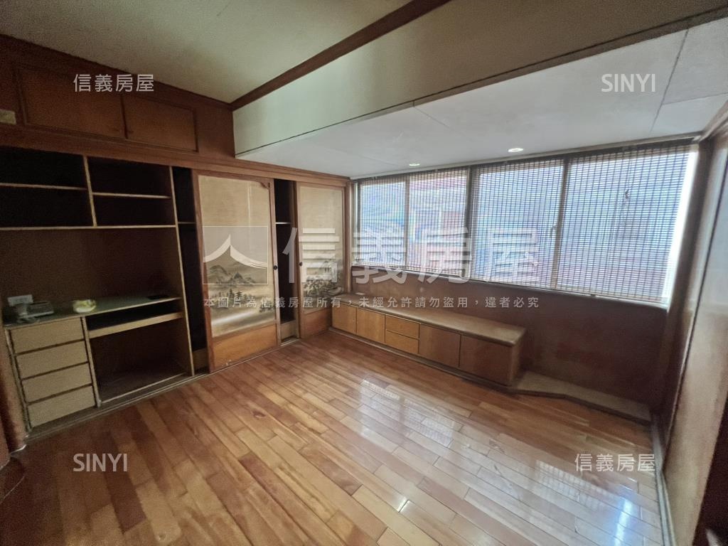 獅子林商圈大面寬別墅房屋室內格局與周邊環境