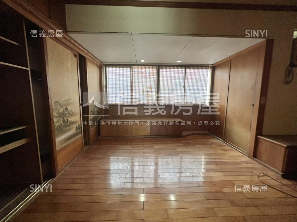 獅子林商圈大面寬別墅房屋室內格局與周邊環境