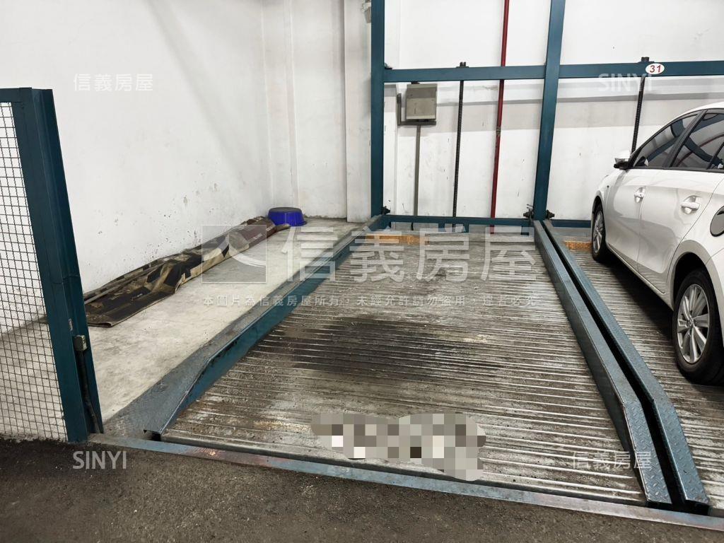 近一中三面採光大三房車位房屋室內格局與周邊環境