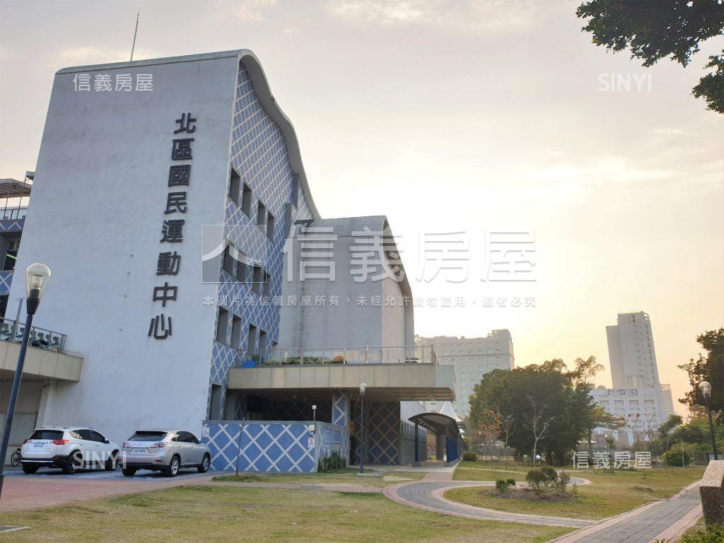 近一中三面採光大三房車位房屋室內格局與周邊環境