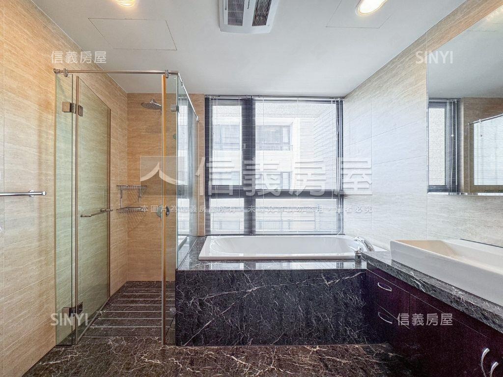 坤山水漾四房雙車位房屋室內格局與周邊環境