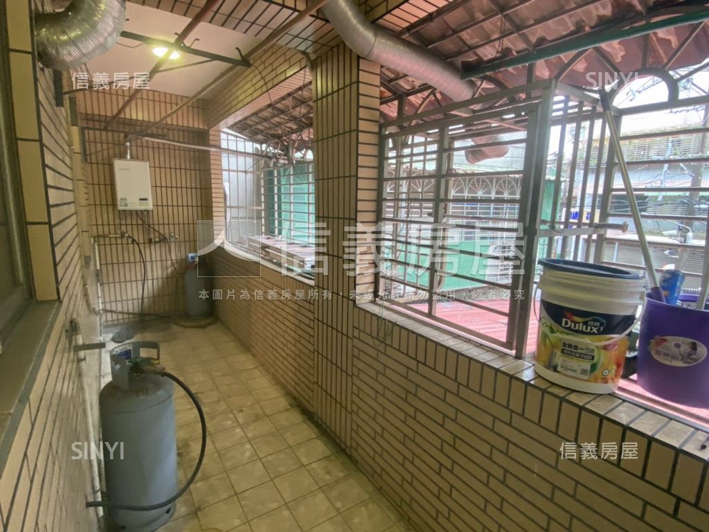 華順街大空間華廈房屋室內格局與周邊環境