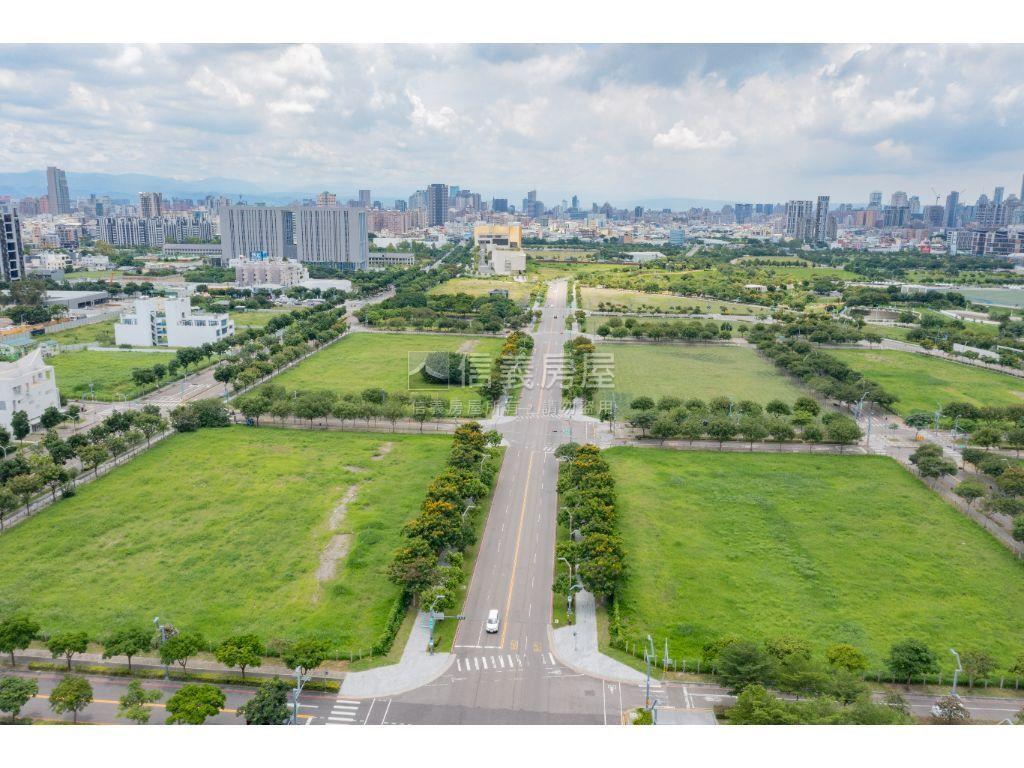 中央公園誠售２４Ｂ邊間房屋室內格局與周邊環境