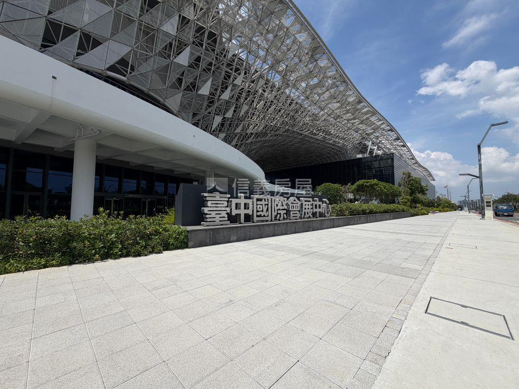 中央公園誠售２４Ｂ邊間房屋室內格局與周邊環境
