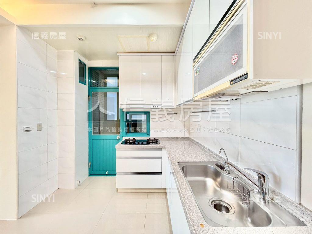 蔚藍海角間三房外棟雙車位房屋室內格局與周邊環境