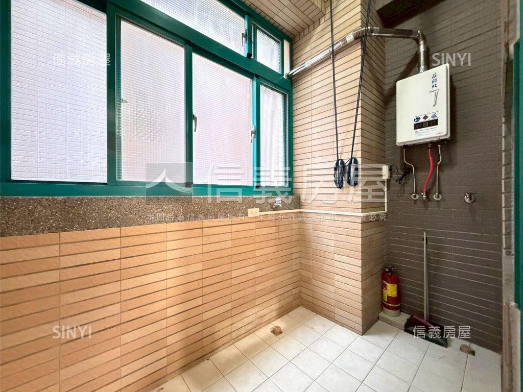 蔚藍海角間三房外棟雙車位房屋室內格局與周邊環境