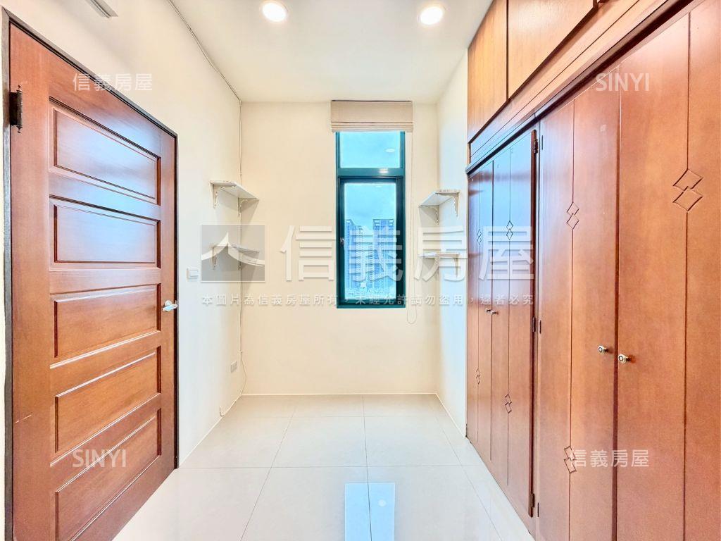 蔚藍海角間三房外棟雙車位房屋室內格局與周邊環境