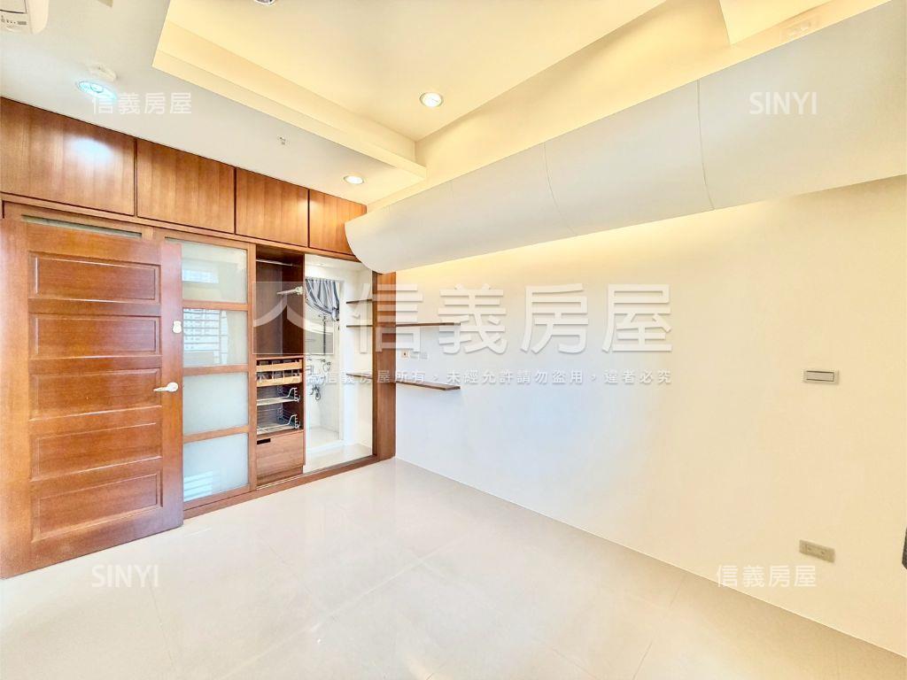 蔚藍海角間三房外棟雙車位房屋室內格局與周邊環境