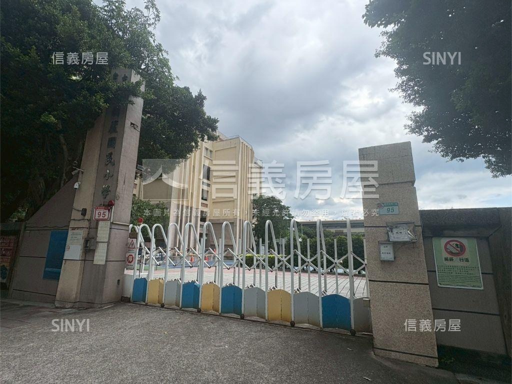環狀線通勤透天房屋室內格局與周邊環境