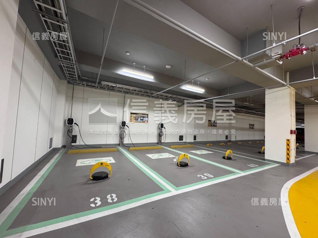 台灣智匯總部挑高機捷Ａ３房屋室內格局與周邊環境