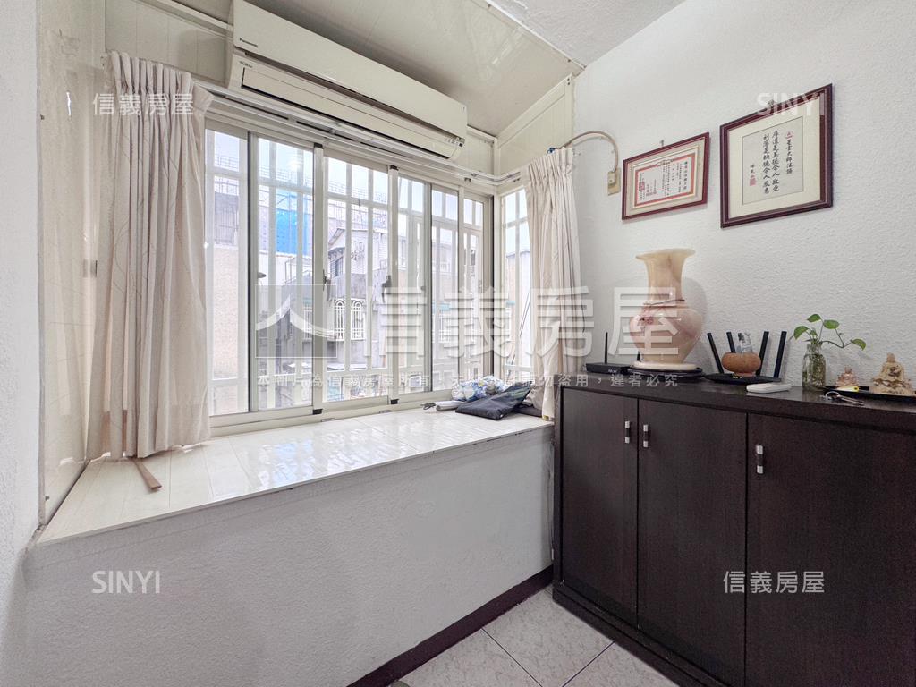 警光靜好邊間三面採光美寓房屋室內格局與周邊環境