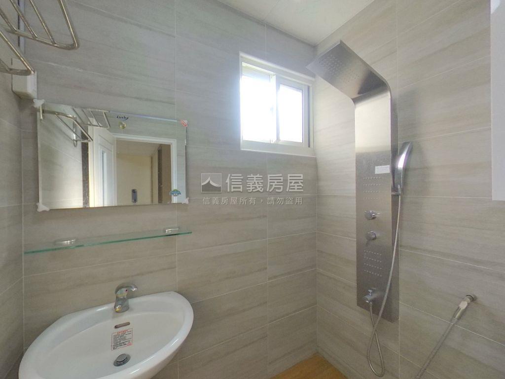 黎明新村朝南透天歡迎賞屋房屋室內格局與周邊環境