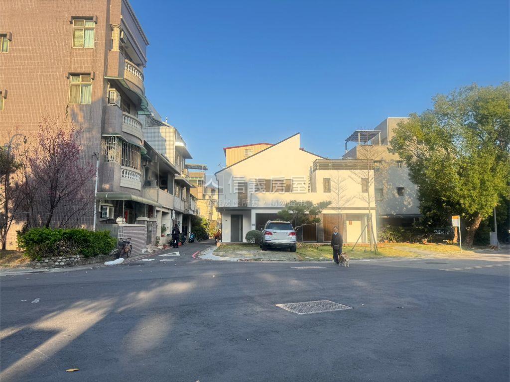 黎明新村朝南透天歡迎賞屋房屋室內格局與周邊環境