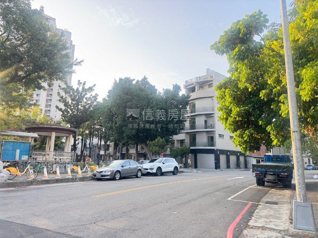 黎明新村朝南透天歡迎賞屋房屋室內格局與周邊環境