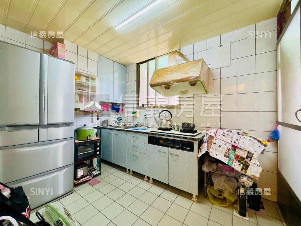 校園第一排。亮麗大三房房屋室內格局與周邊環境