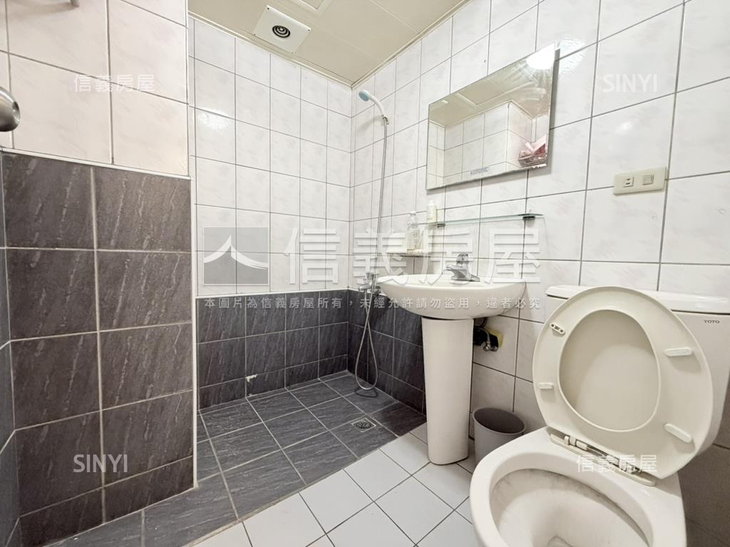 東區火車站旁電梯套房房屋室內格局與周邊環境