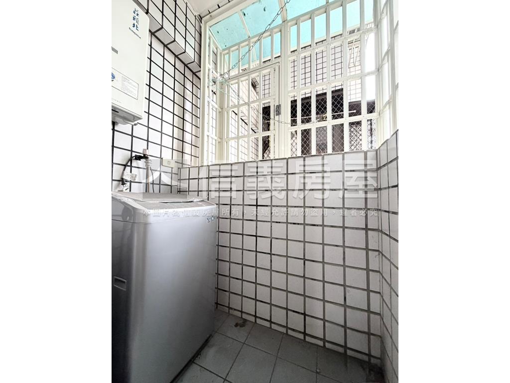 東區火車站旁電梯套房房屋室內格局與周邊環境