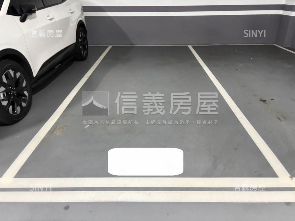 龍安戶政近交流道３房車位房屋室內格局與周邊環境