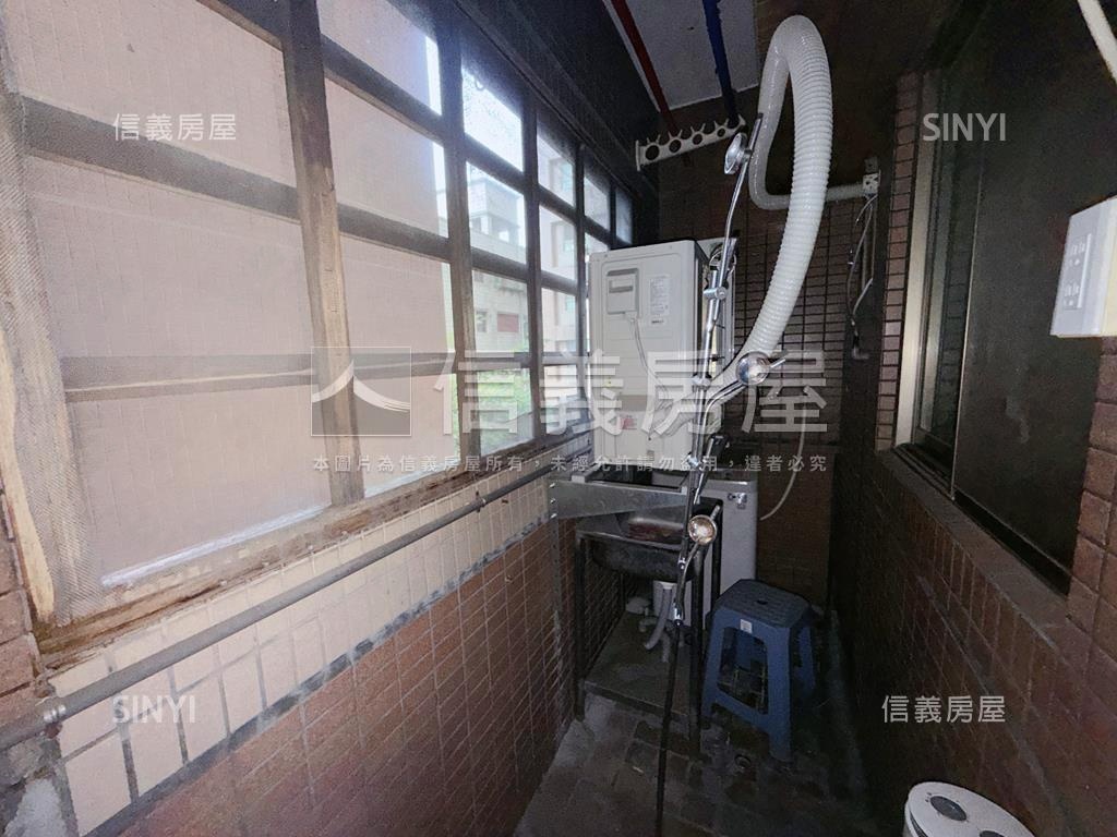 五期臨約２０米路寬金店面房屋室內格局與周邊環境