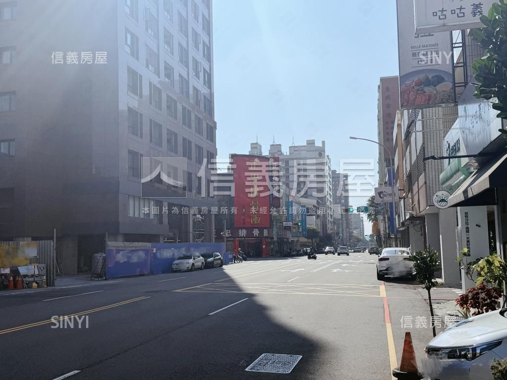 五期臨約２０米路寬金店面房屋室內格局與周邊環境