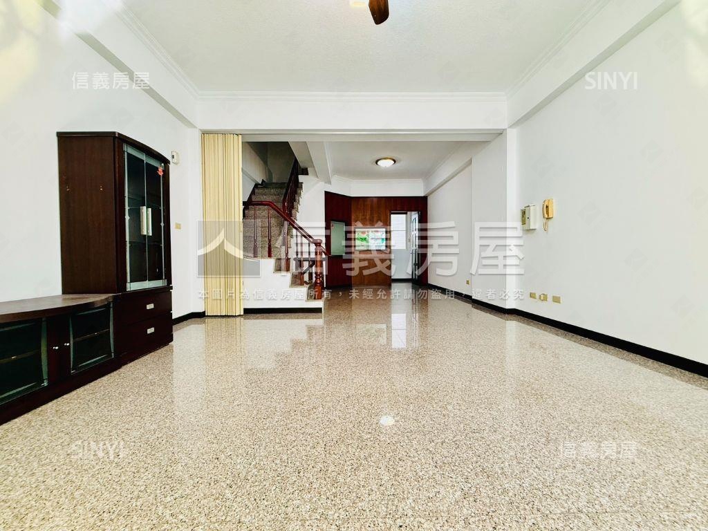 鄭仔寮｜皇龍中庭花園車墅房屋室內格局與周邊環境